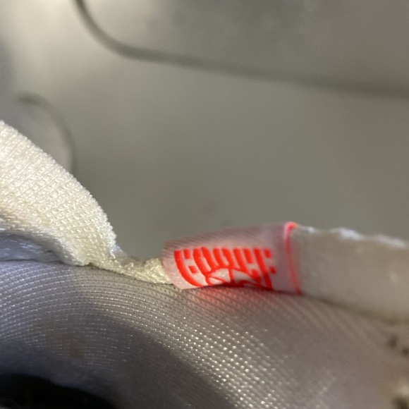 LeBron James sneakers lightly used White with little cubes of color& black spots - Picture 10 of 10